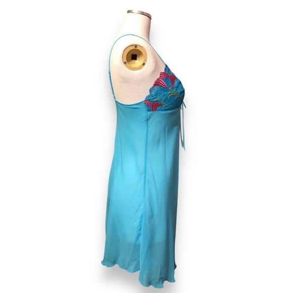 BEAUTIFUL WOMAN Floral Embroidered Sheer Negligée - Picture 2 of 8